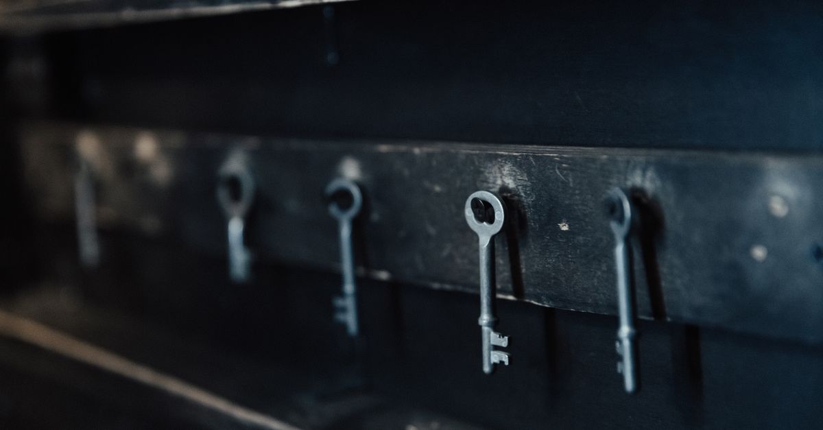 key maker professional — Milford Mill Locksmiths